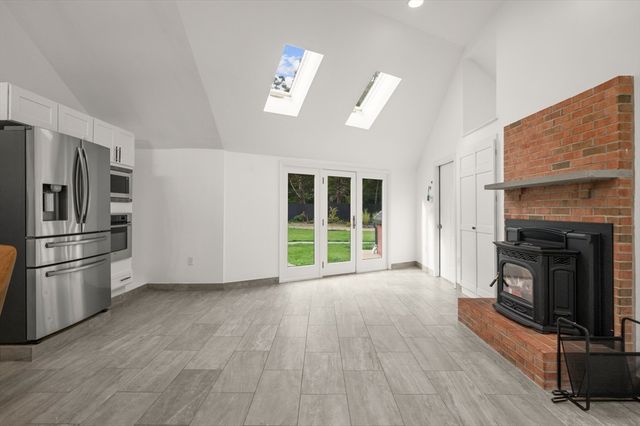 105 Georgetown Rd, Boxford, MA 01921