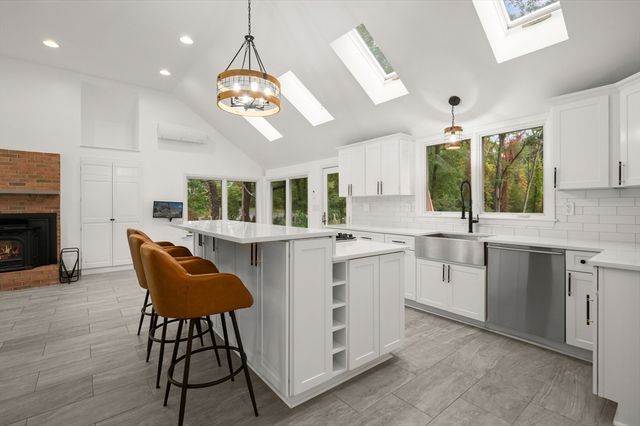 105 Georgetown Rd, Boxford, MA 01921
