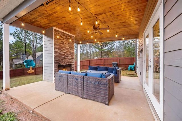 208 Ashley Glen Drive, Williamson, GA 30292