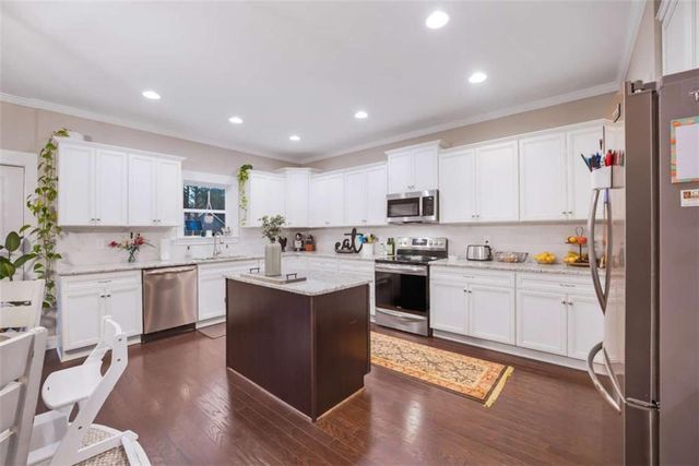 208 Ashley Glen Drive, Williamson, GA 30292