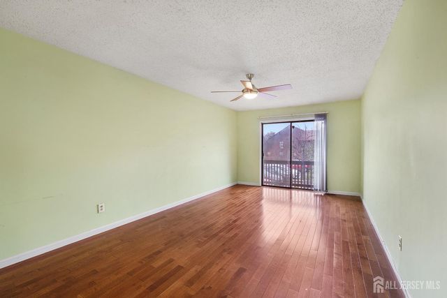 29 Westgate Drive, Edison, NJ 08820