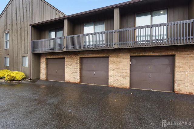 29 Westgate Drive, Edison, NJ 08820