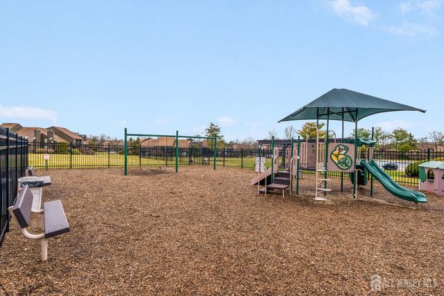 29 Westgate Drive, Edison, NJ 08820