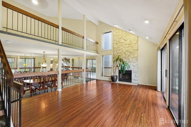 29 Westgate Drive, Edison, NJ 08820