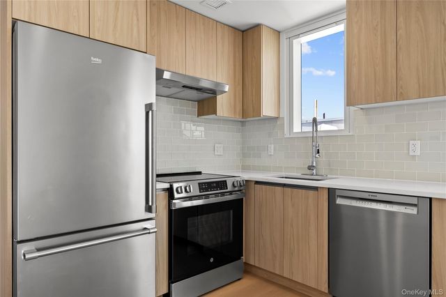 150-02 Northern Boulevard 3A, Flushing, NY 11354