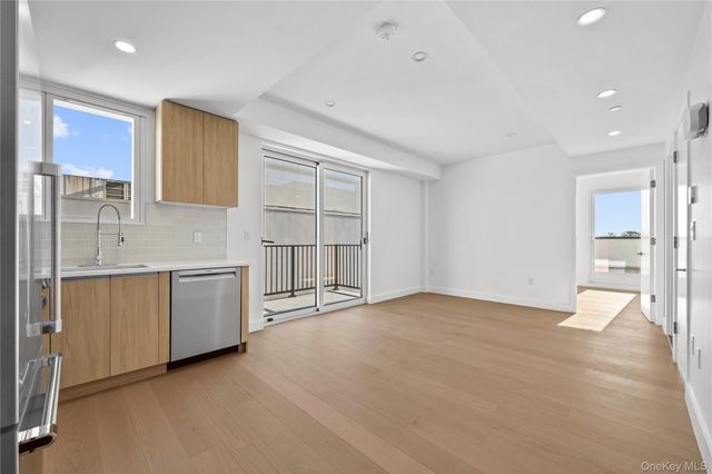 150-02 Northern Boulevard 3A, Flushing, NY 11354