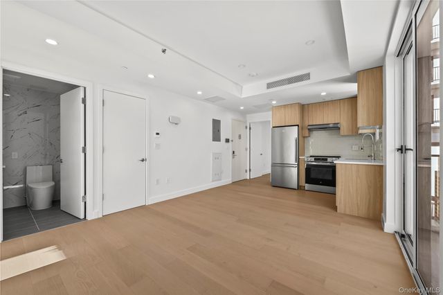 150-02 Northern Boulevard 3A, Flushing, NY 11354
