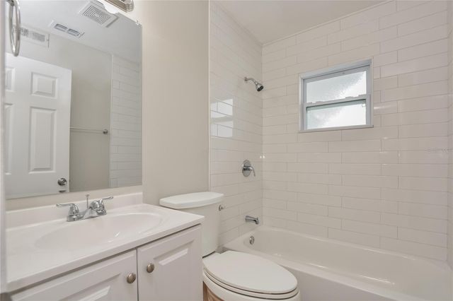 1070 EMERALD DRIVE, Mount Dora, FL 32757