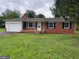 33 WALLACE AVE, Luray, VA 22835
