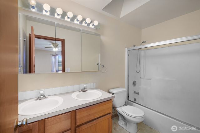 2722 29th Avenue SW, Tumwater, WA 98512