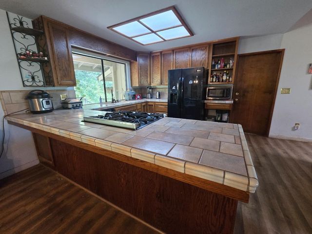 595 Valley Ridge Ct, Auburn, CA 95603