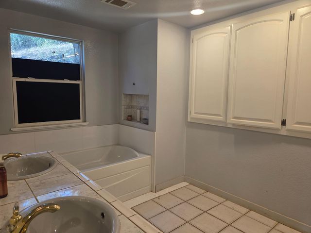 595 Valley Ridge Ct, Auburn, CA 95603