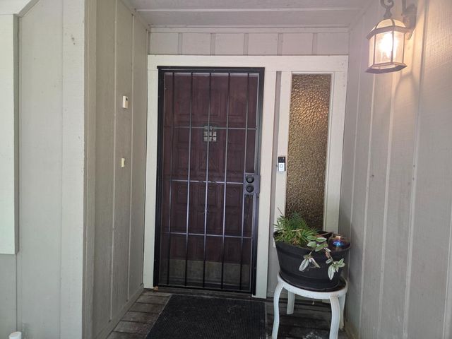 595 Valley Ridge Ct, Auburn, CA 95603