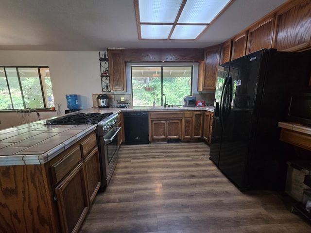 595 Valley Ridge Ct, Auburn, CA 95603