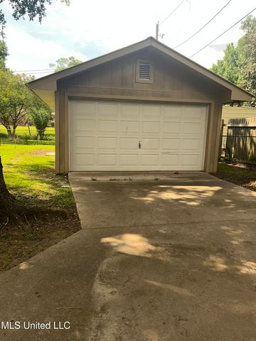 102 Earhart Drive, Natchez, MS 39120