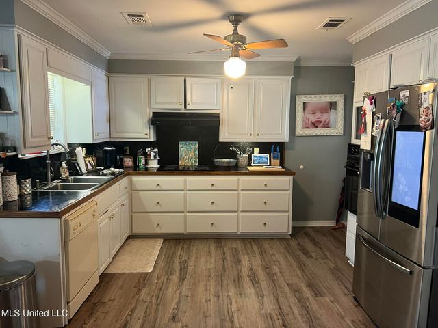 102 Earhart Drive, Natchez, MS 39120