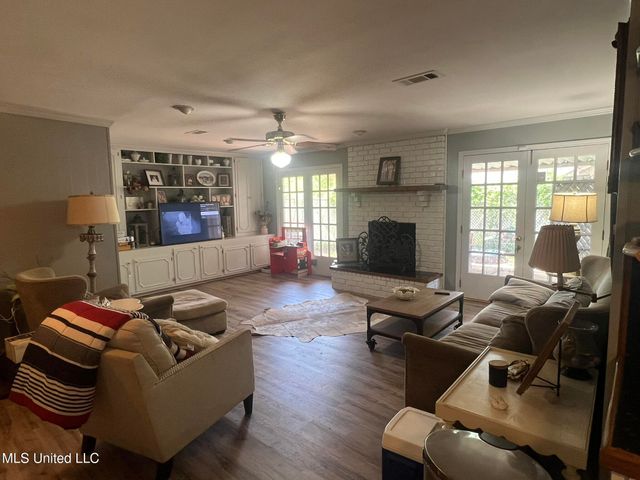 102 Earhart Drive, Natchez, MS 39120