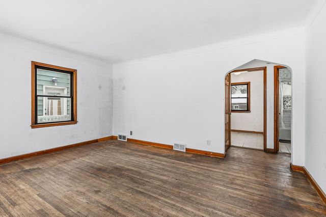 1822 Nevada Avenue E, Saint Paul, MN 55119