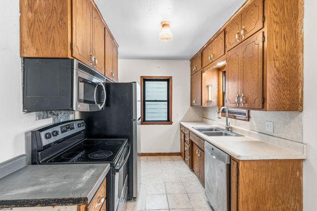 1822 Nevada Avenue E, Saint Paul, MN 55119