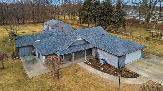 1307 Sinnissippi Park Road, Sterling, IL 61081