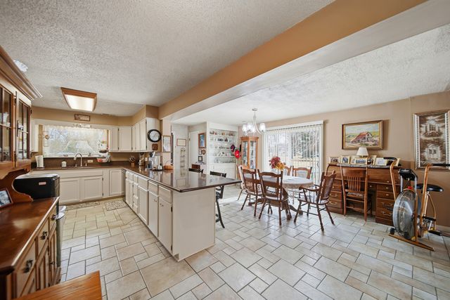 1307 Sinnissippi Park Road, Sterling, IL 61081