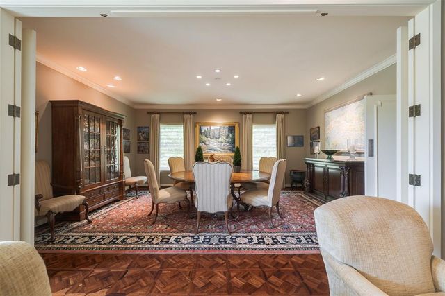 1114 Sherwood Lane B-2, Nichols Hills, OK 73116