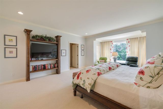 1114 Sherwood Lane B-2, Nichols Hills, OK 73116