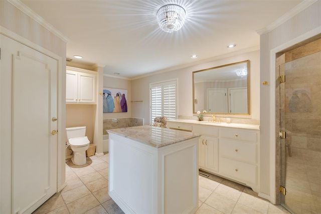 1114 Sherwood Lane B-2, Nichols Hills, OK 73116