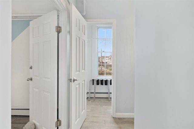 28 Weaver Avenue, Newport, RI 02840