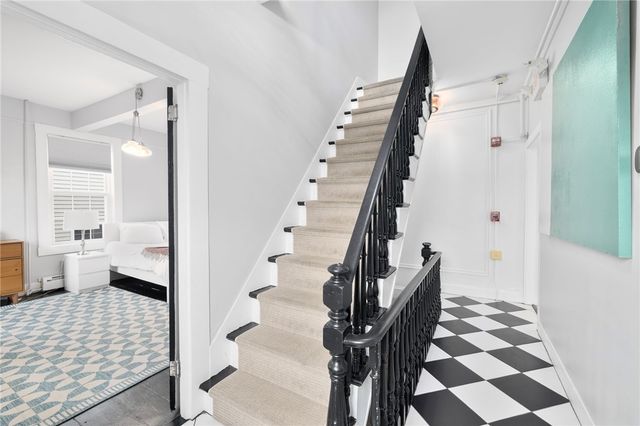 28 Weaver Avenue, Newport, RI 02840