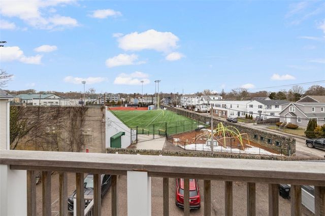 28 Weaver Avenue, Newport, RI 02840