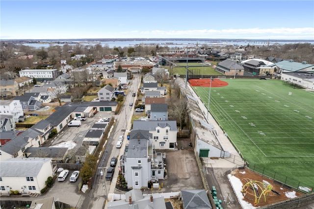 28 Weaver Avenue, Newport, RI 02840