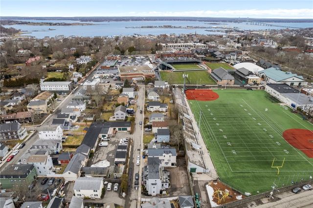 28 Weaver Avenue, Newport, RI 02840