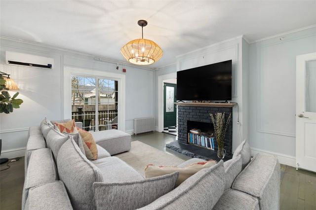 28 Weaver Avenue, Newport, RI 02840