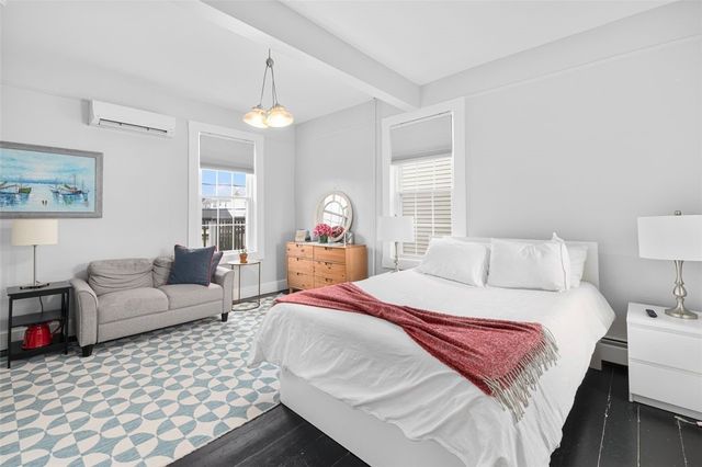 28 Weaver Avenue, Newport, RI 02840