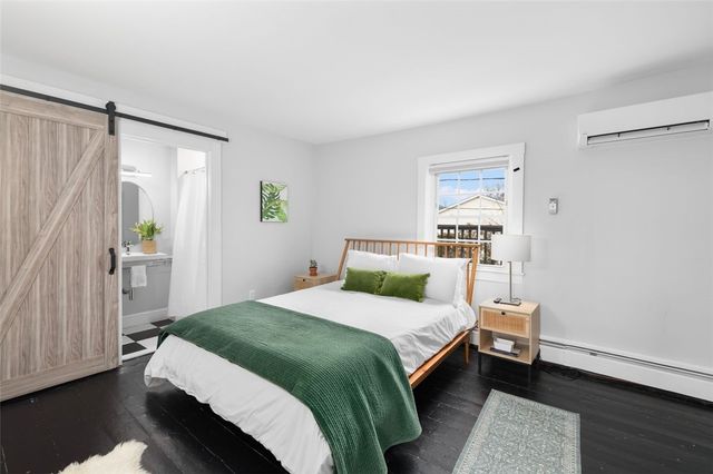 28 Weaver Avenue, Newport, RI 02840