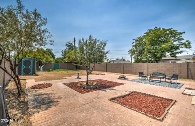 5543 W GARDENIA Avenue, Glendale, AZ 85301