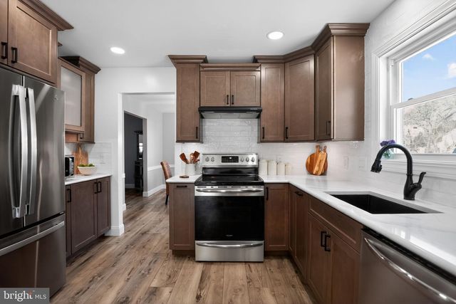 109 YORKTOWN DR, Mount Laurel, NJ 08054