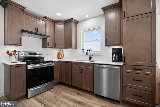 109 YORKTOWN DR, Mount Laurel, NJ 08054