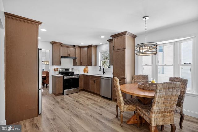 109 YORKTOWN DR, Mount Laurel, NJ 08054