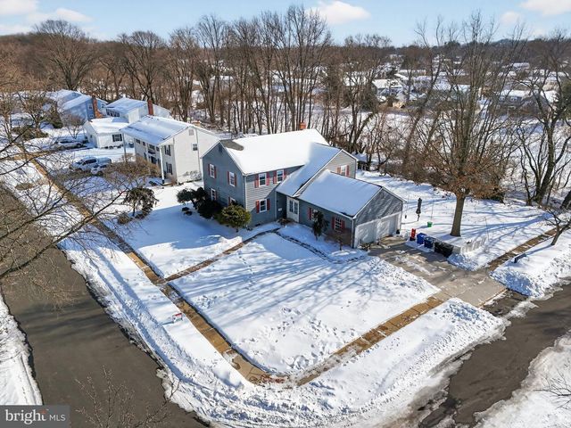 109 YORKTOWN DR, Mount Laurel, NJ 08054