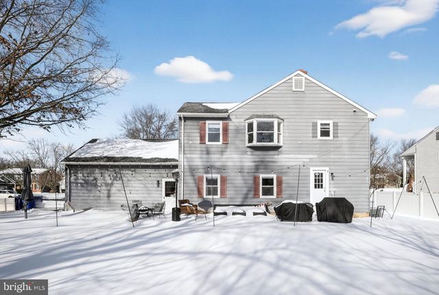 109 YORKTOWN DR, Mount Laurel, NJ 08054