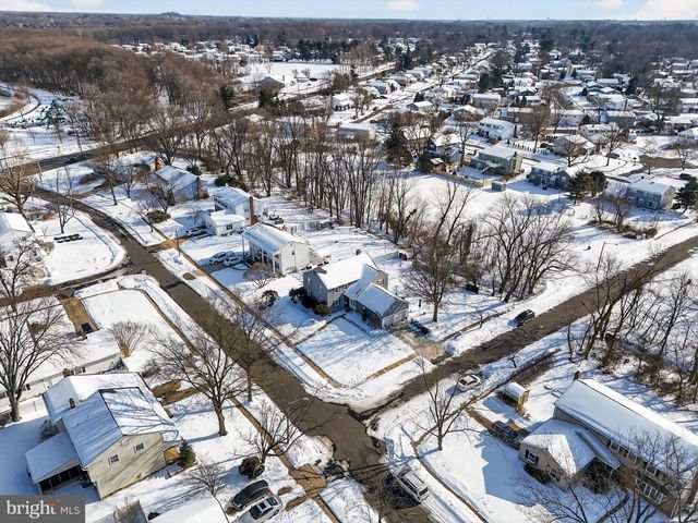 109 YORKTOWN DR, Mount Laurel, NJ 08054