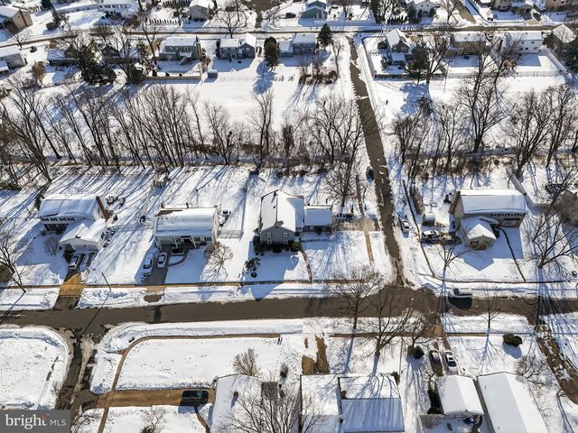 109 YORKTOWN DR, Mount Laurel, NJ 08054