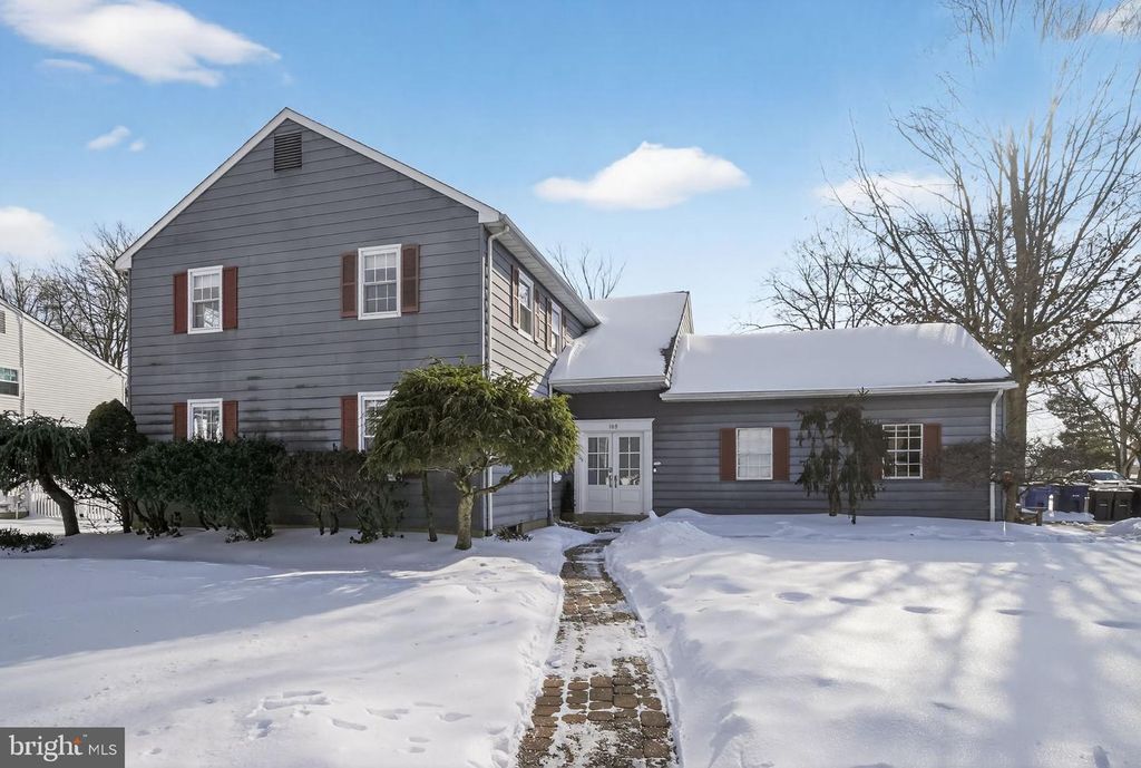 109 YORKTOWN DR, Mount Laurel, NJ 08054