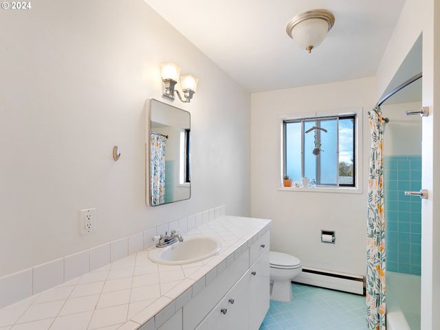 3911 Ne KILLINGSWORTH St 7, Portland, OR 97211