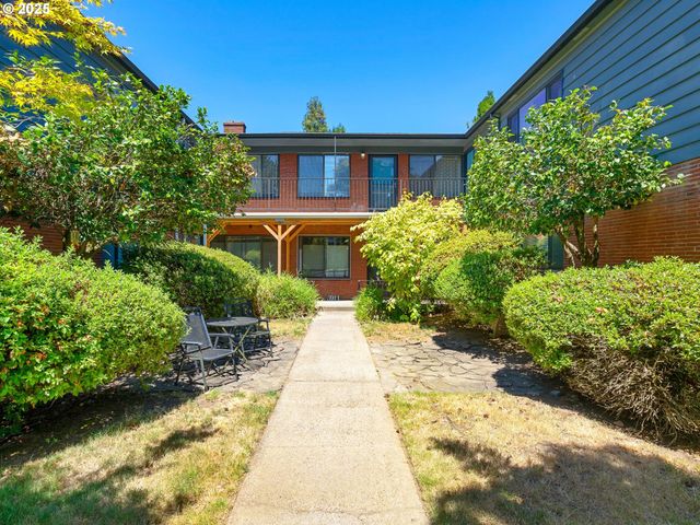 3911 Ne KILLINGSWORTH St 7, Portland, OR 97211