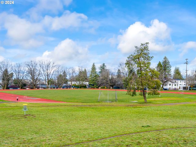 3911 Ne KILLINGSWORTH St 7, Portland, OR 97211
