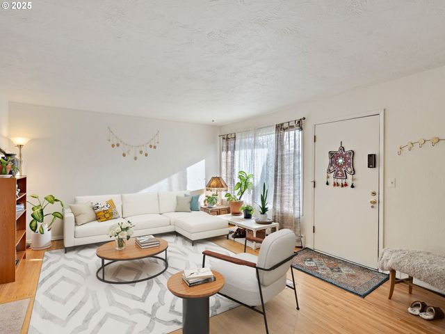 3911 Ne KILLINGSWORTH St 7, Portland, OR 97211