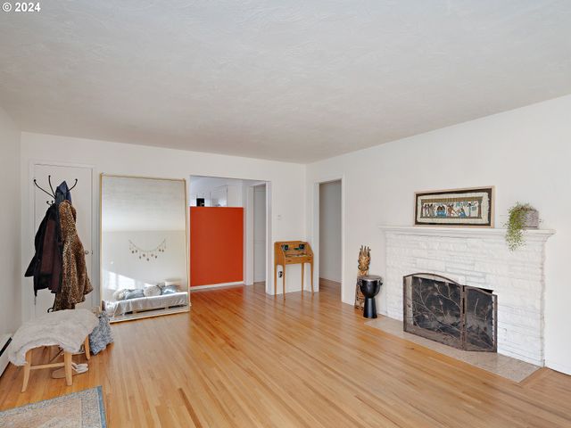 3911 Ne KILLINGSWORTH St 7, Portland, OR 97211
